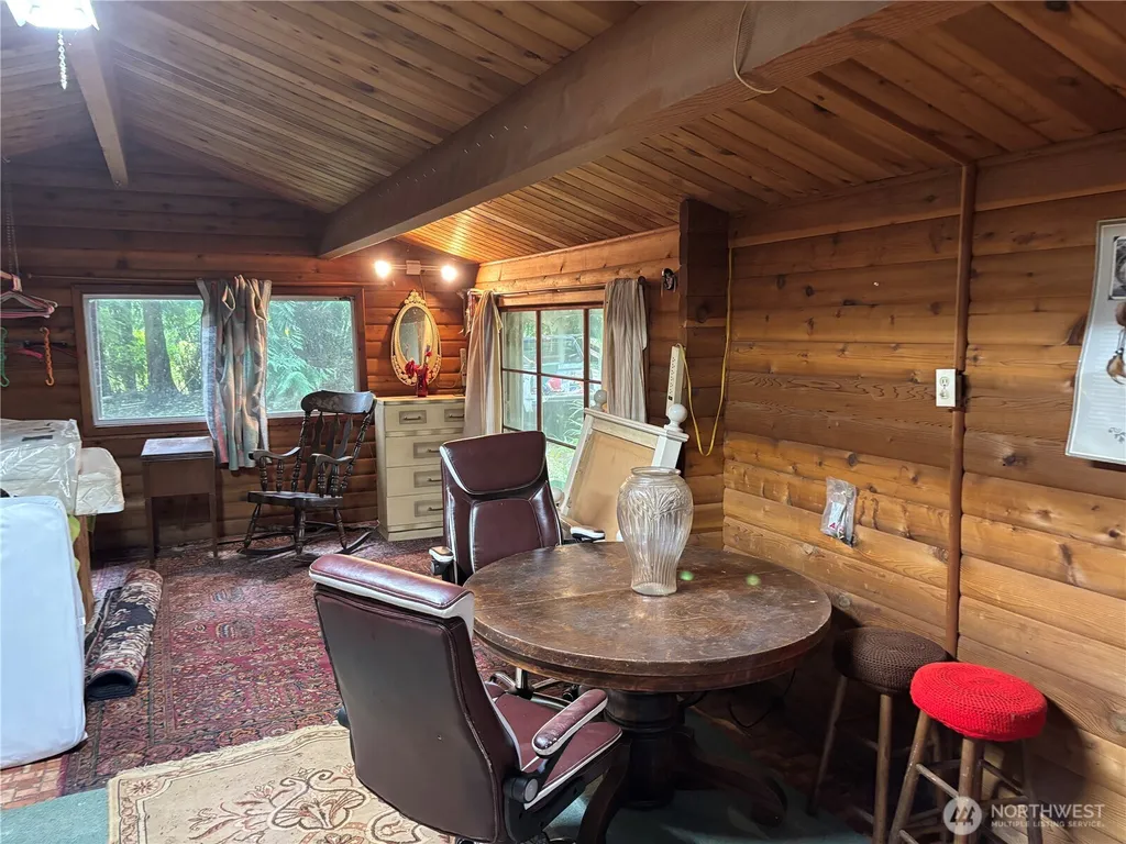33 Oceanview Drive N Taholah WA 98587