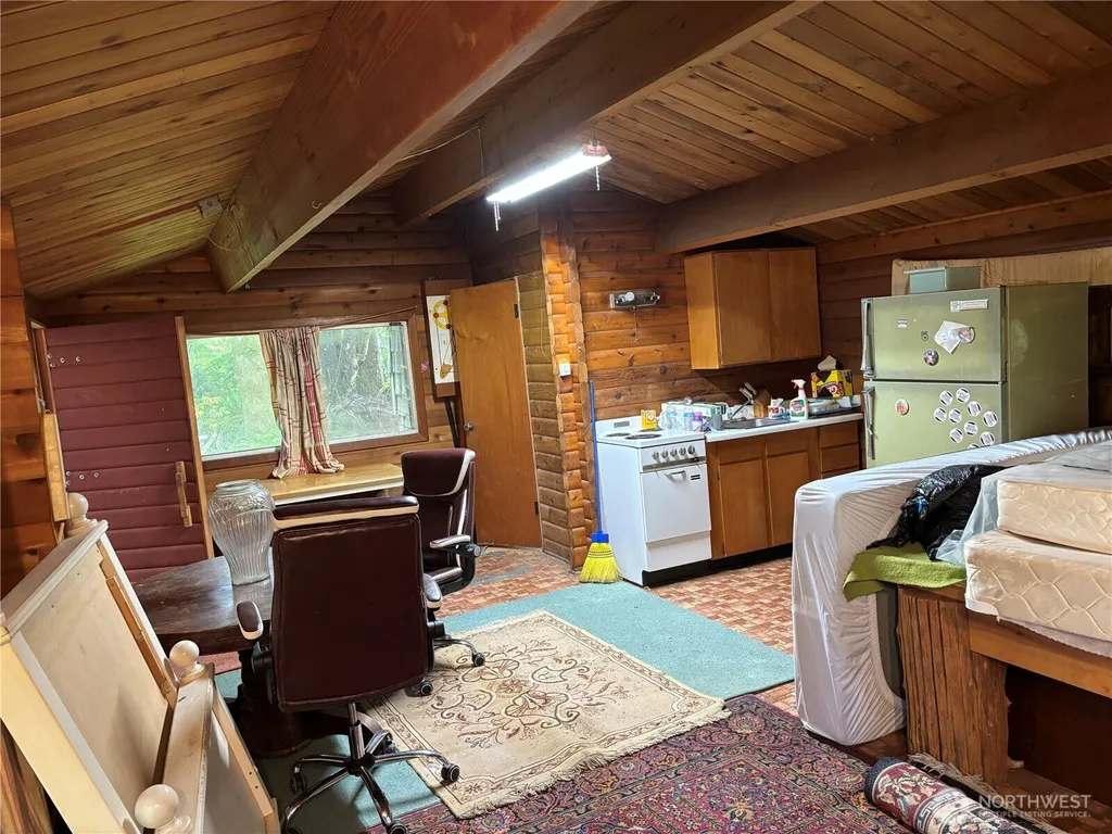 33 Oceanview Drive N Taholah WA 98587