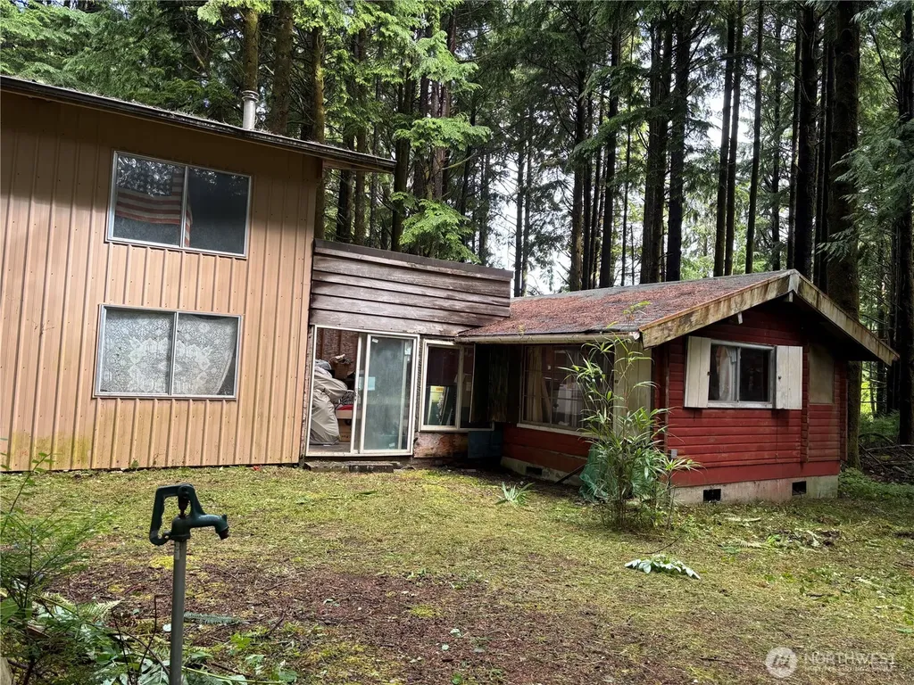 33 Oceanview Drive N Taholah WA 98587