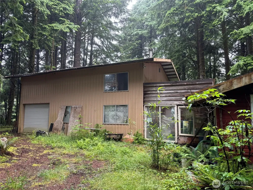 33 Oceanview Drive N Taholah WA 98587