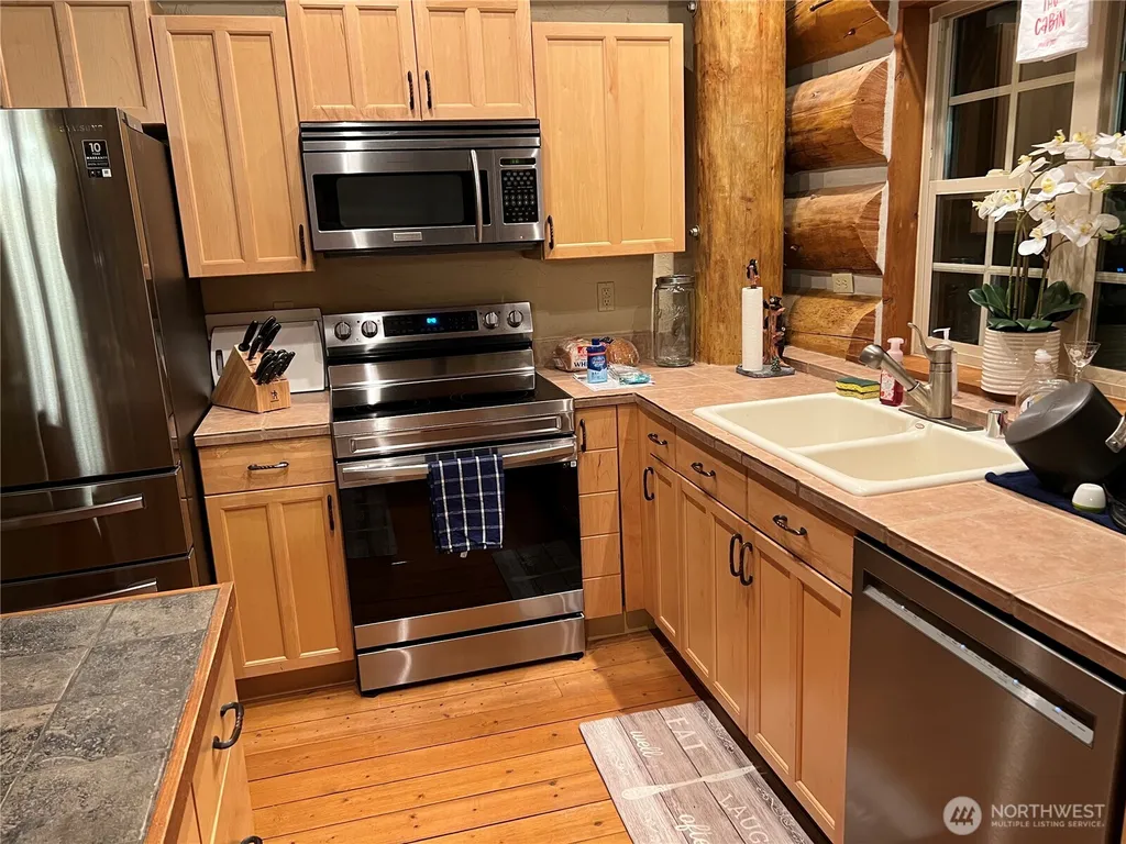 40 E Seahawks Way Belfair WA 98528
