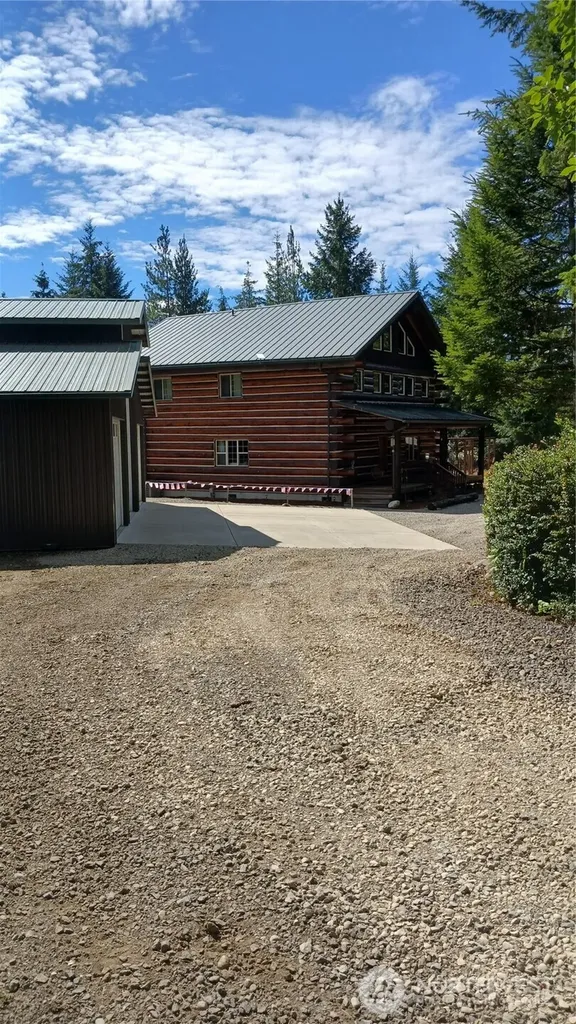 40 E Seahawks Way Belfair WA 98528