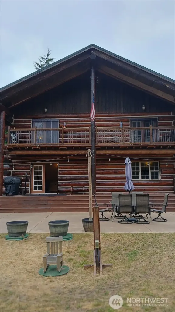 40 E Seahawks Way Belfair WA 98528