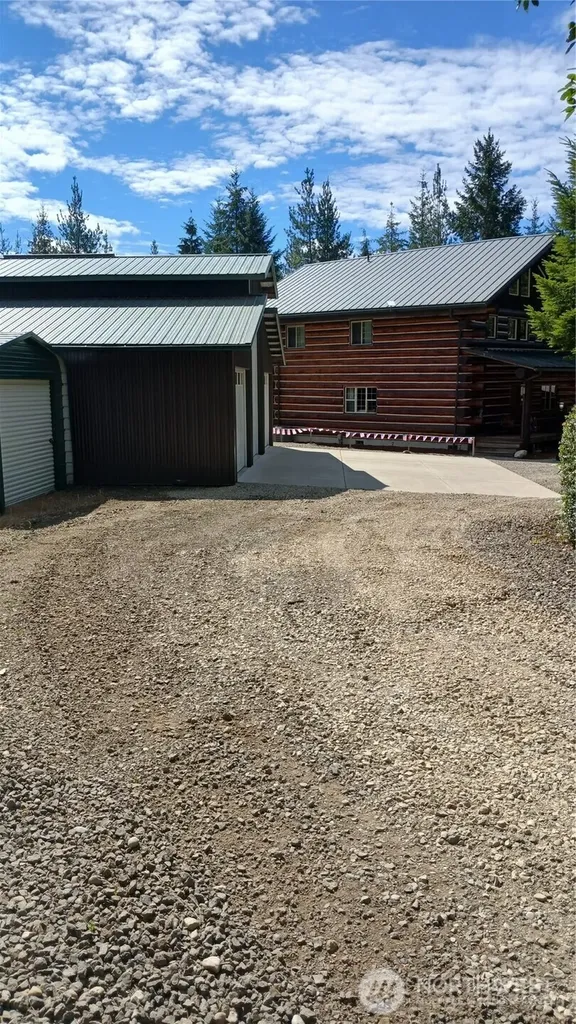 40 E Seahawks Way Belfair WA 98528