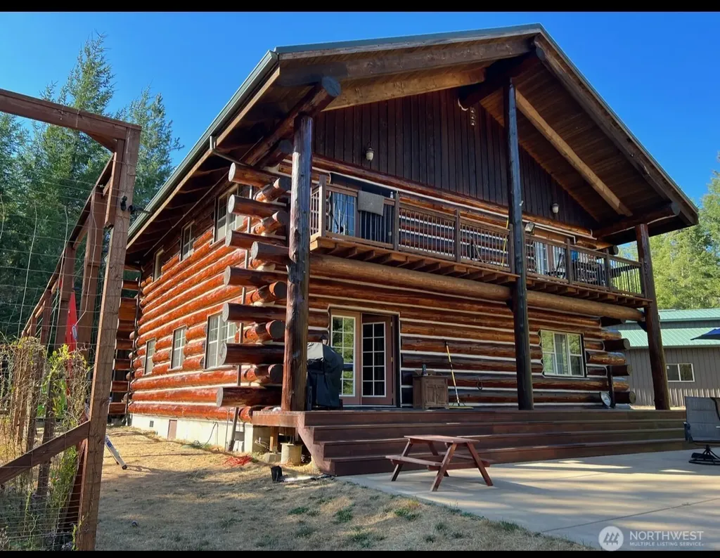 40 E Seahawks Way Belfair WA 98528
