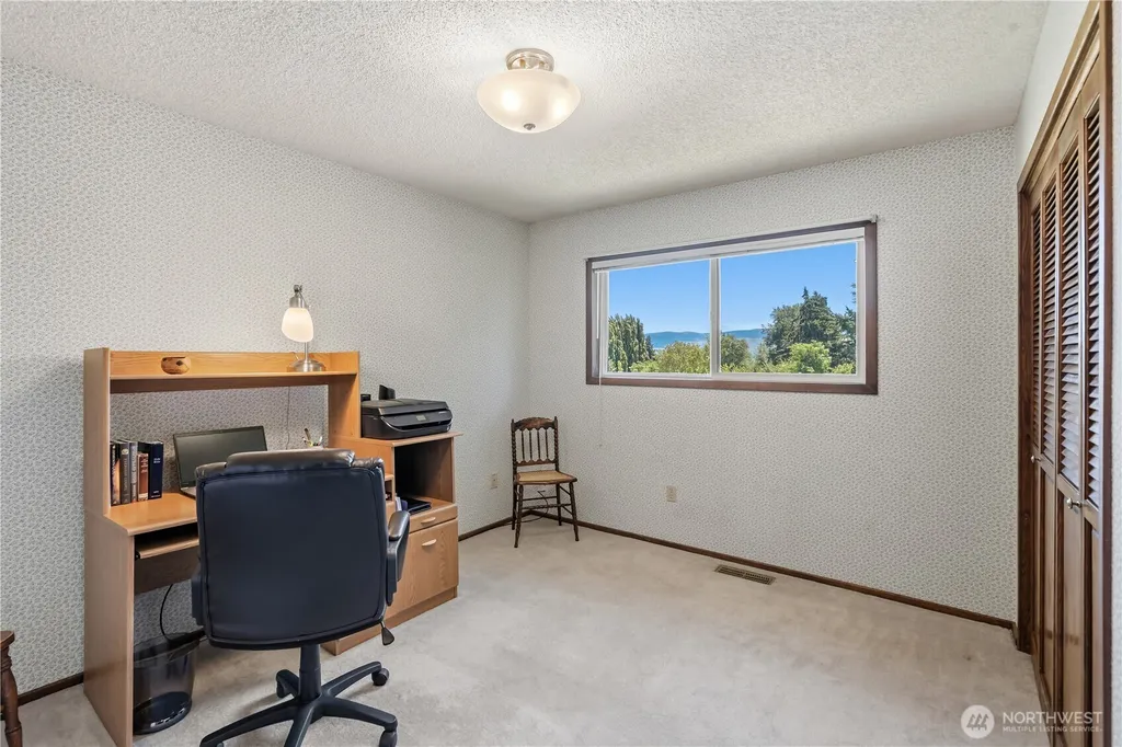 3275 Burch Mountain Road Wenatchee WA 98801