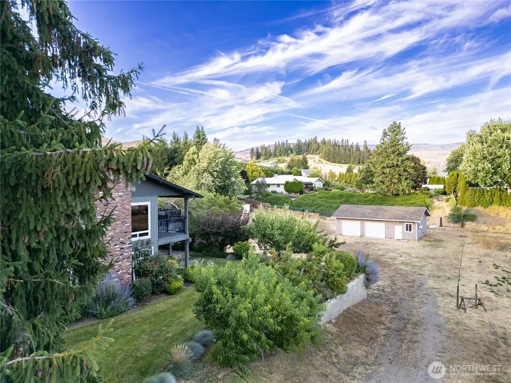 3275 Burch Mountain Road Wenatchee WA 98801