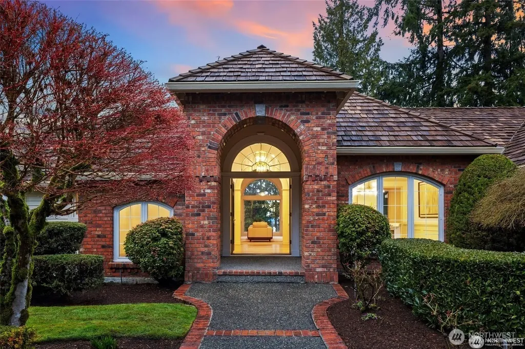 9416 NE 25th Street Bellevue WA 98004