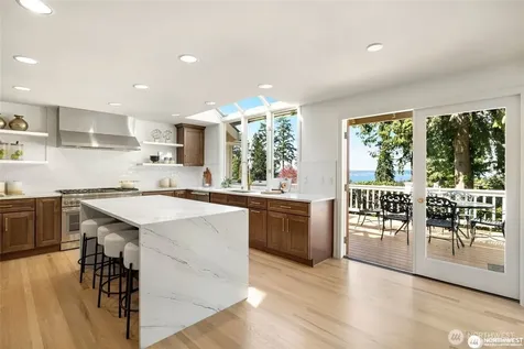 9416 NE 25th Street Bellevue WA 98004