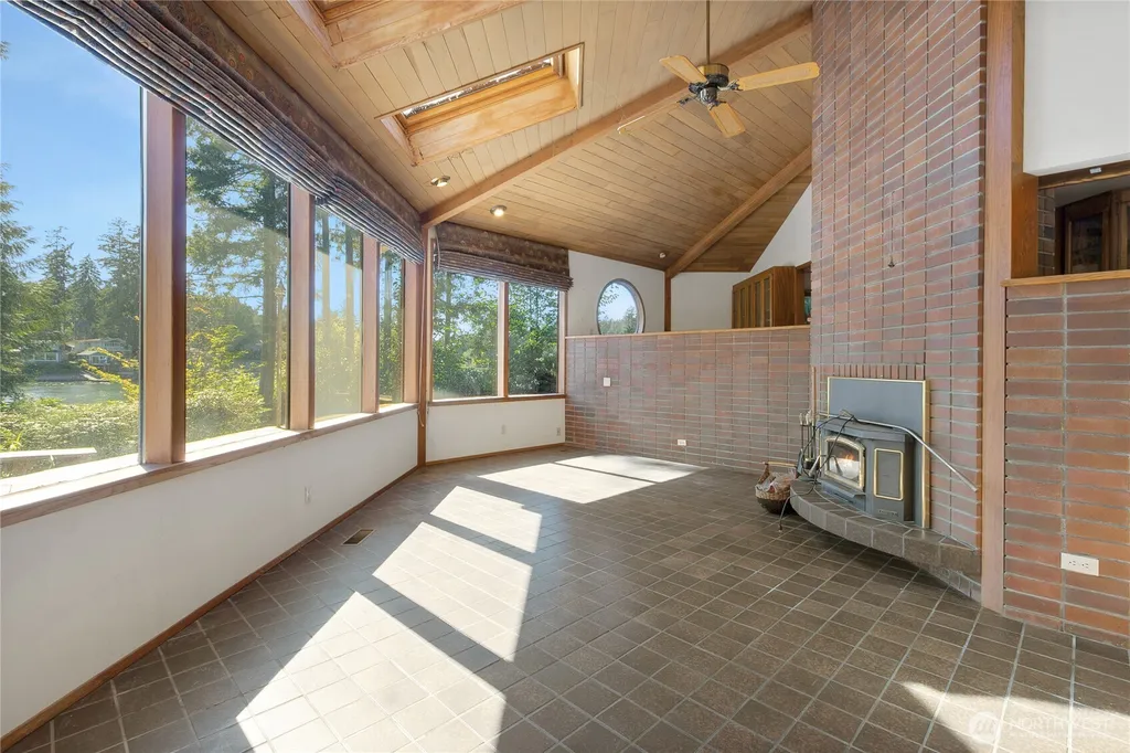 4320 Shore Drive NW Gig Harbor WA 98335