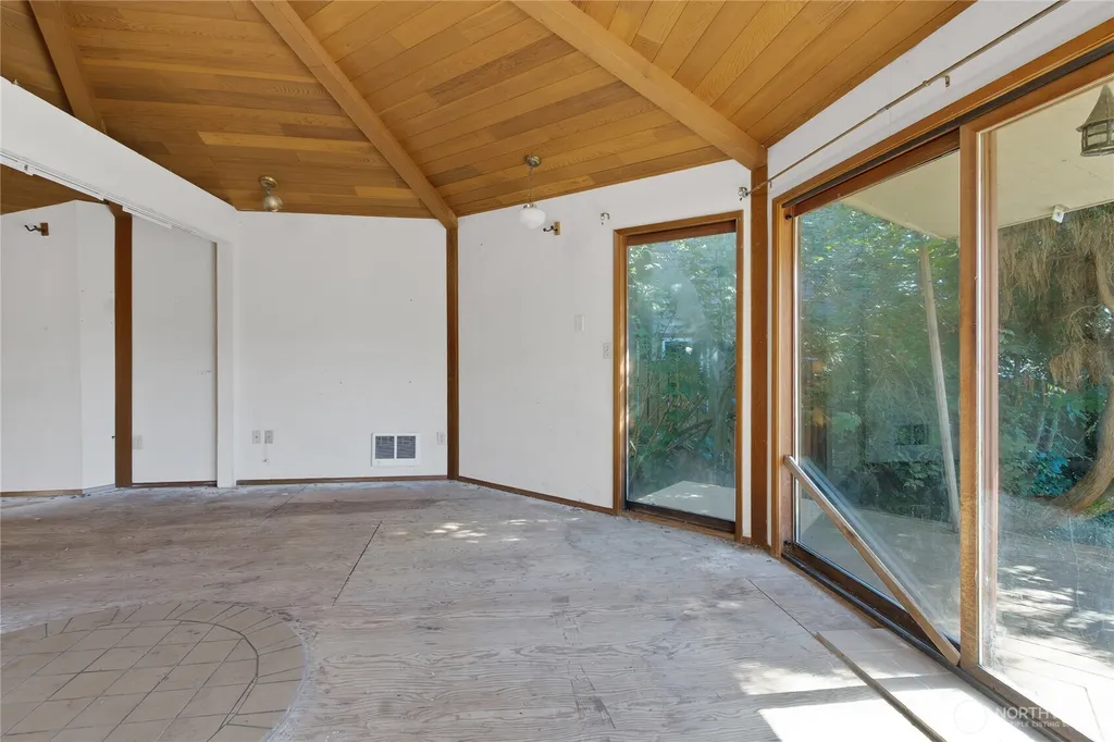 4320 Shore Drive NW Gig Harbor WA 98335