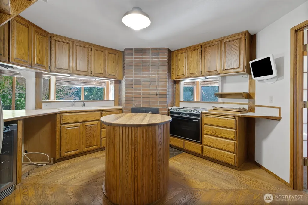 4320 Shore Drive NW Gig Harbor WA 98335