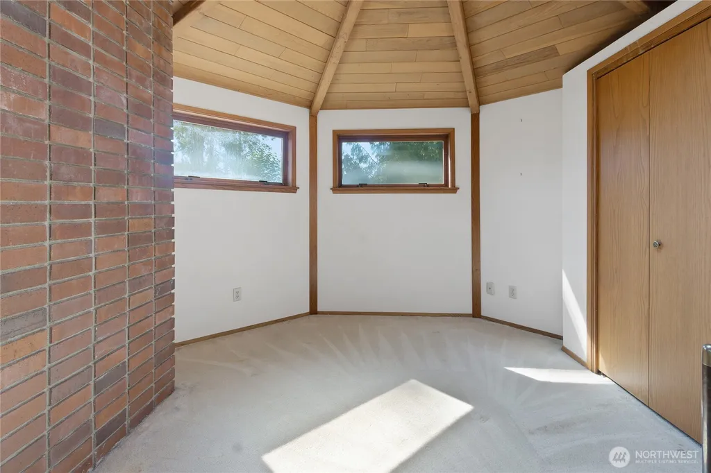 4320 Shore Drive NW Gig Harbor WA 98335