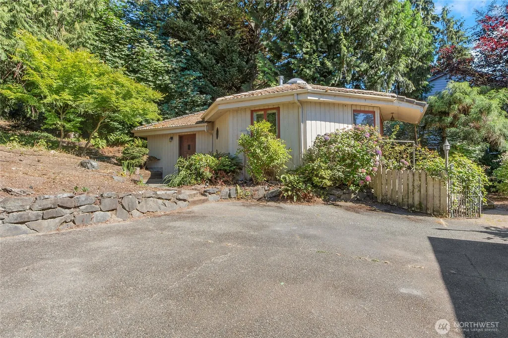 4320 Shore Drive NW Gig Harbor WA 98335