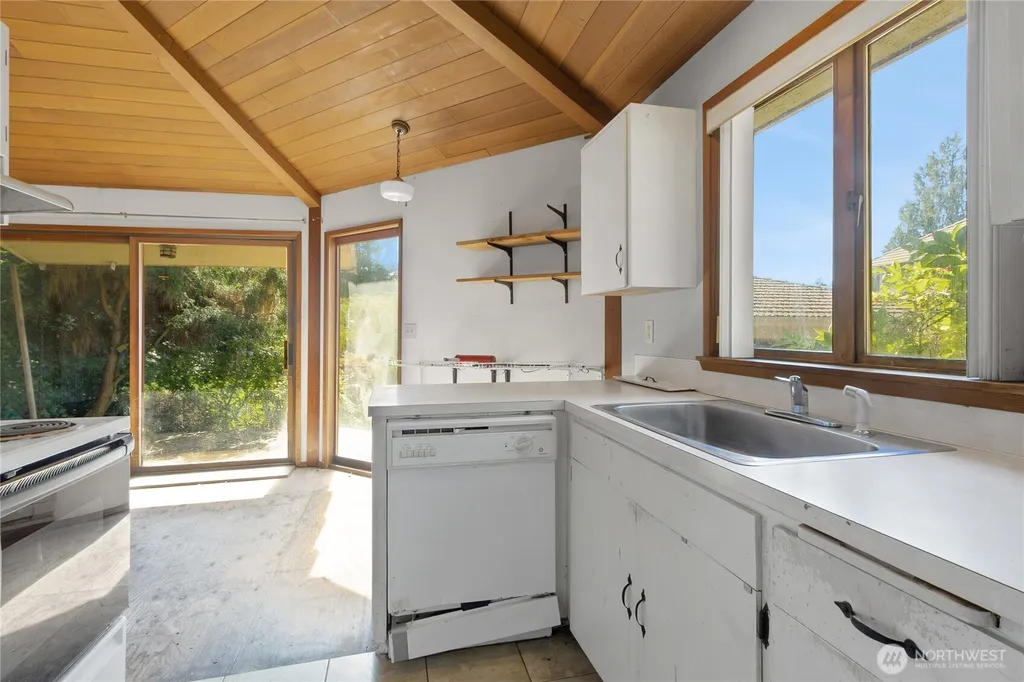 4320 Shore Drive NW Gig Harbor WA 98335