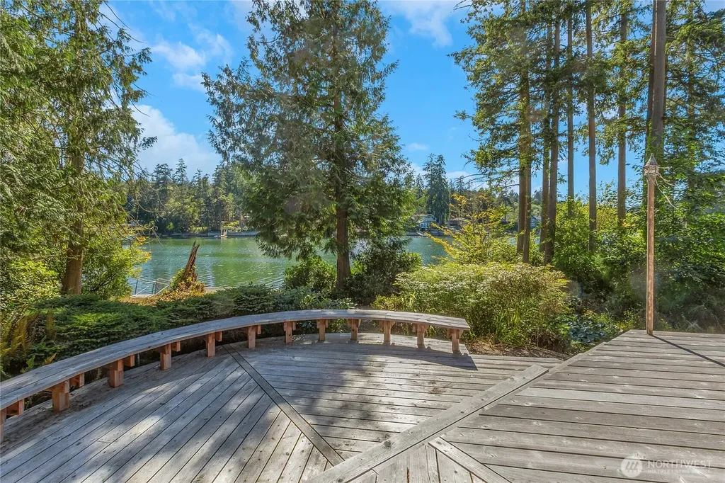 4320 Shore Drive NW Gig Harbor WA 98335