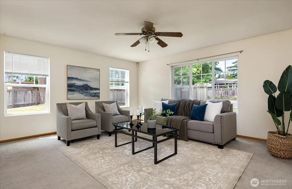 685 SW 1st Avenue Oak Harbor WA 98277