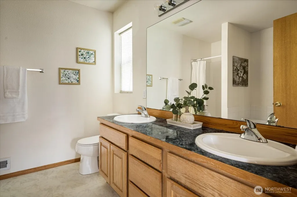685 SW 1st Avenue Oak Harbor WA 98277