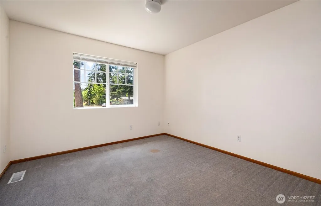 685 SW 1st Avenue Oak Harbor WA 98277