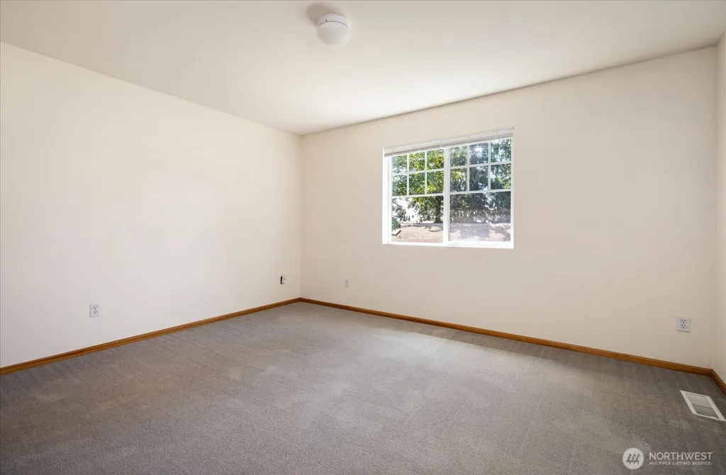 685 SW 1st Avenue Oak Harbor WA 98277
