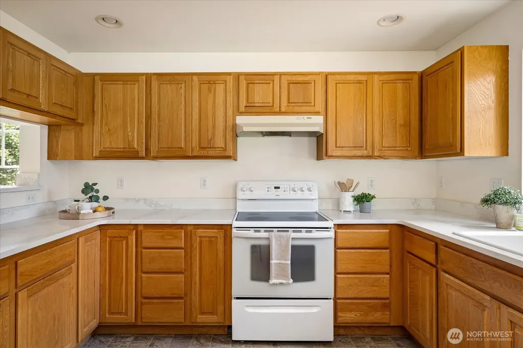 685 SW 1st Avenue Oak Harbor WA 98277