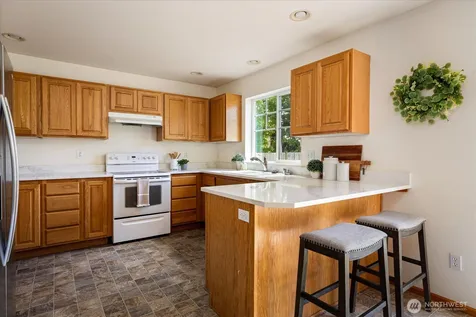 685 SW 1st Avenue Oak Harbor WA 98277