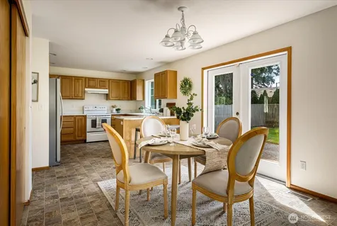 685 SW 1st Avenue Oak Harbor WA 98277