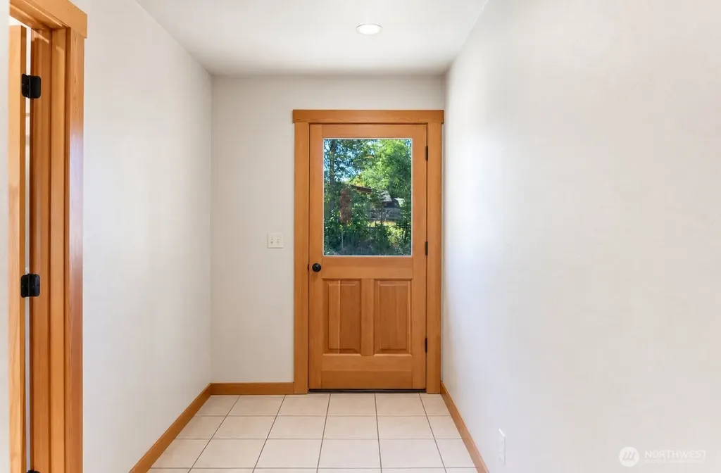 308 Washington Street Winthrop WA 98862