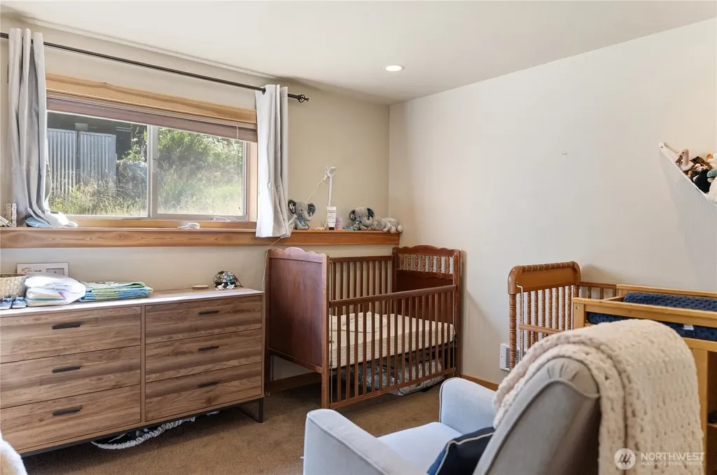 308 Washington Street Winthrop WA 98862