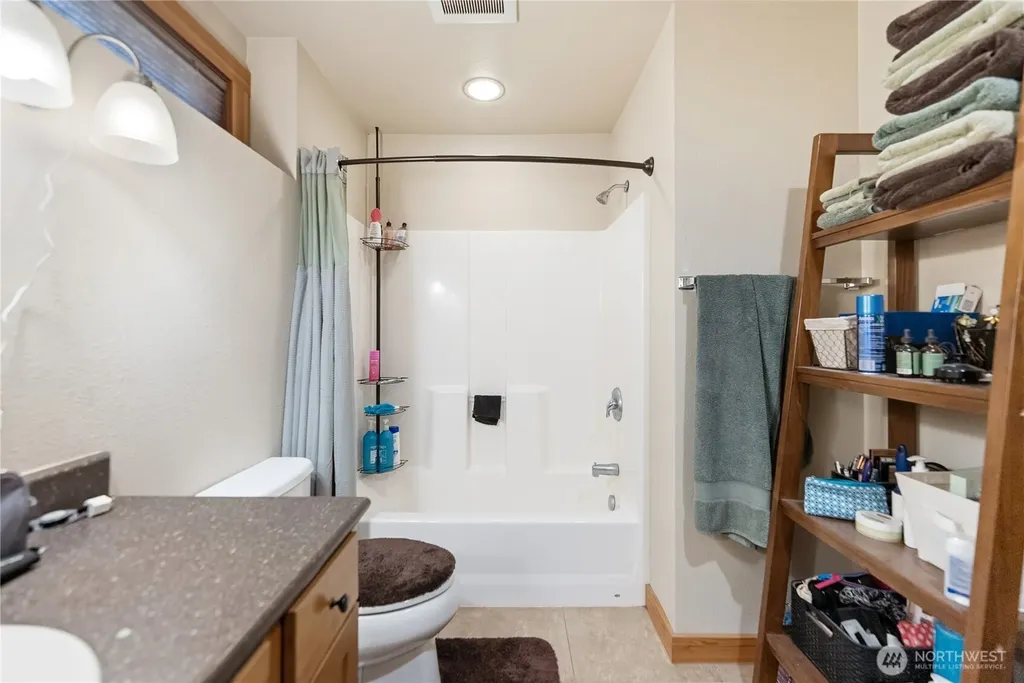 308 Washington Street Winthrop WA 98862
