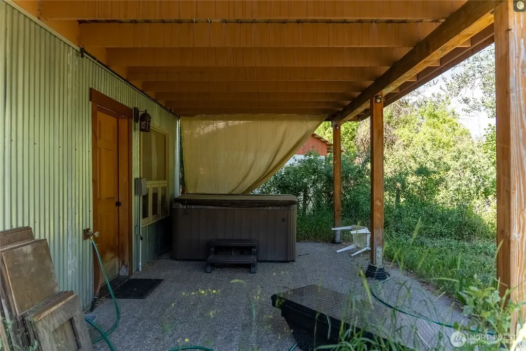 308 Washington Street Winthrop WA 98862