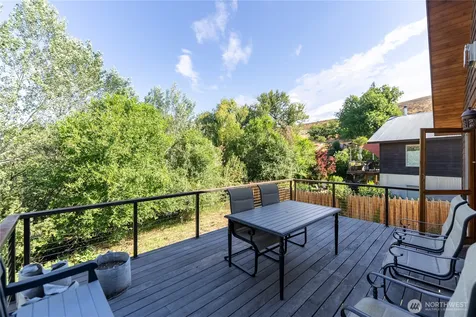 308 Washington Street Winthrop WA 98862
