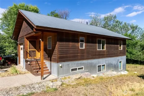 308 Washington Street Winthrop WA 98862