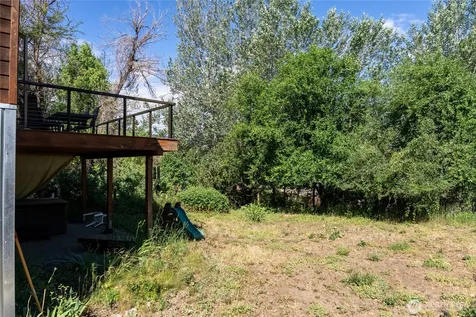 308 Washington Street Winthrop WA 98862