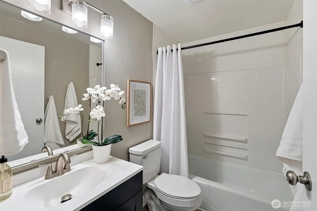 2356 Red Spruce Drive SE Port Orchard WA 98366