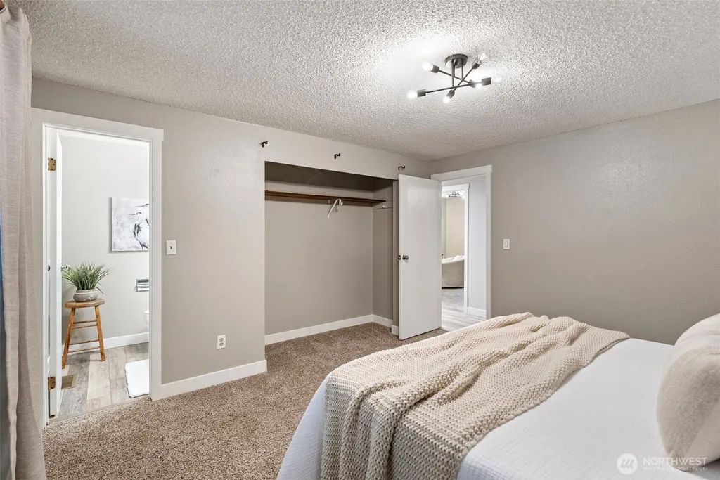 2356 Red Spruce Drive SE Port Orchard WA 98366