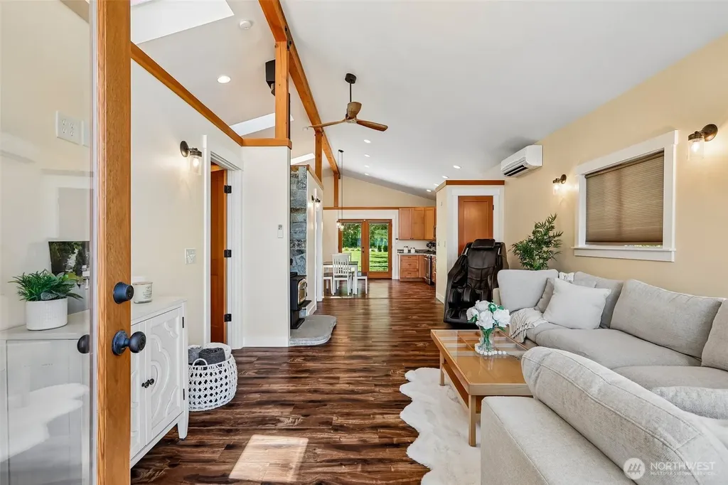 5631 99th Avenue NE Lake Stevens WA 98258