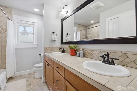 10135 NE 62nd Street Kirkland WA 98033