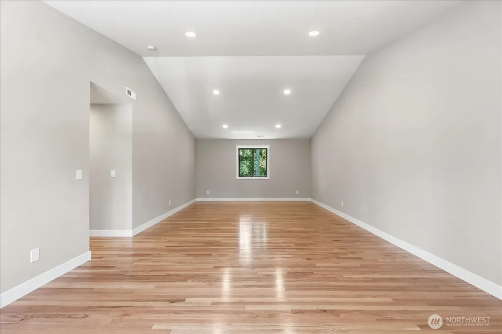 4322 60th Street E Tacoma WA 98443