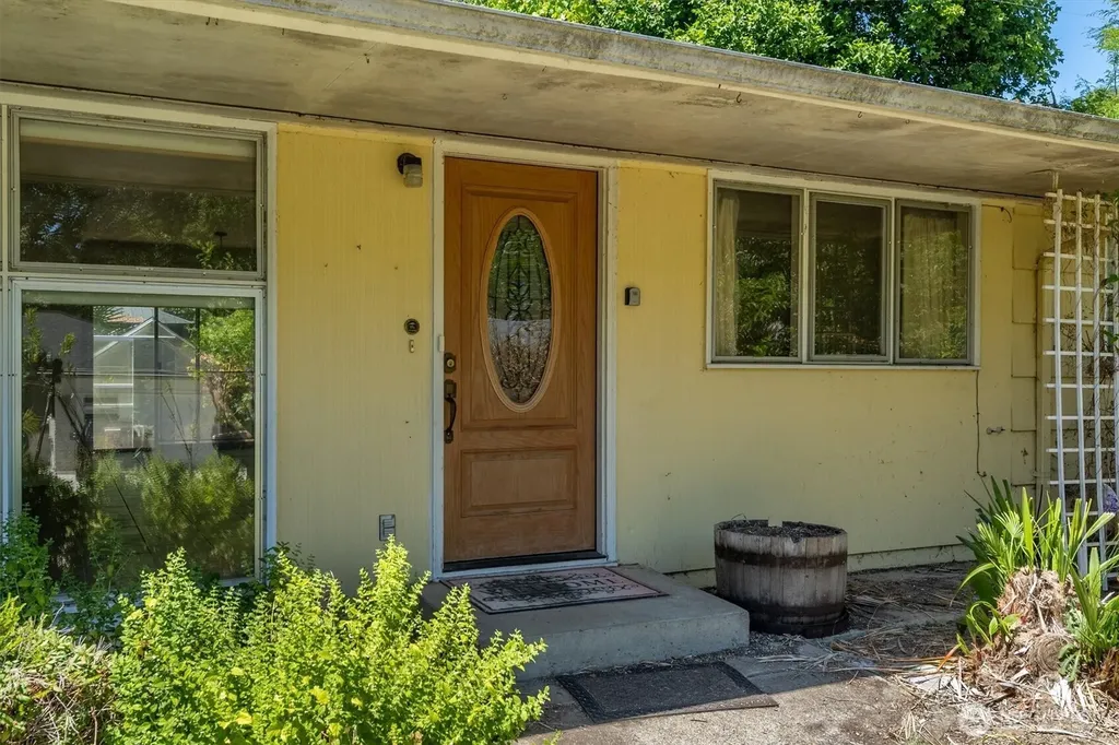 401 Barr Drive Kelso WA 98626