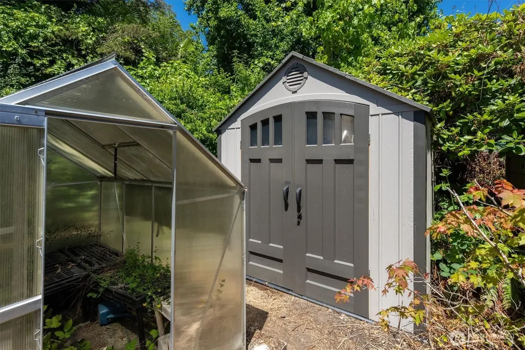 401 Barr Drive Kelso WA 98626