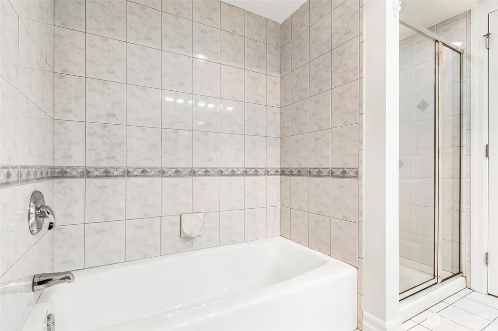 215 20th Avenue E Seattle WA 98112