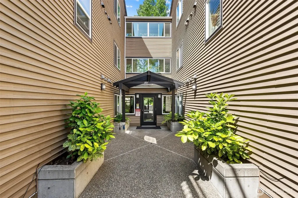 215 20th Avenue E Seattle WA 98112