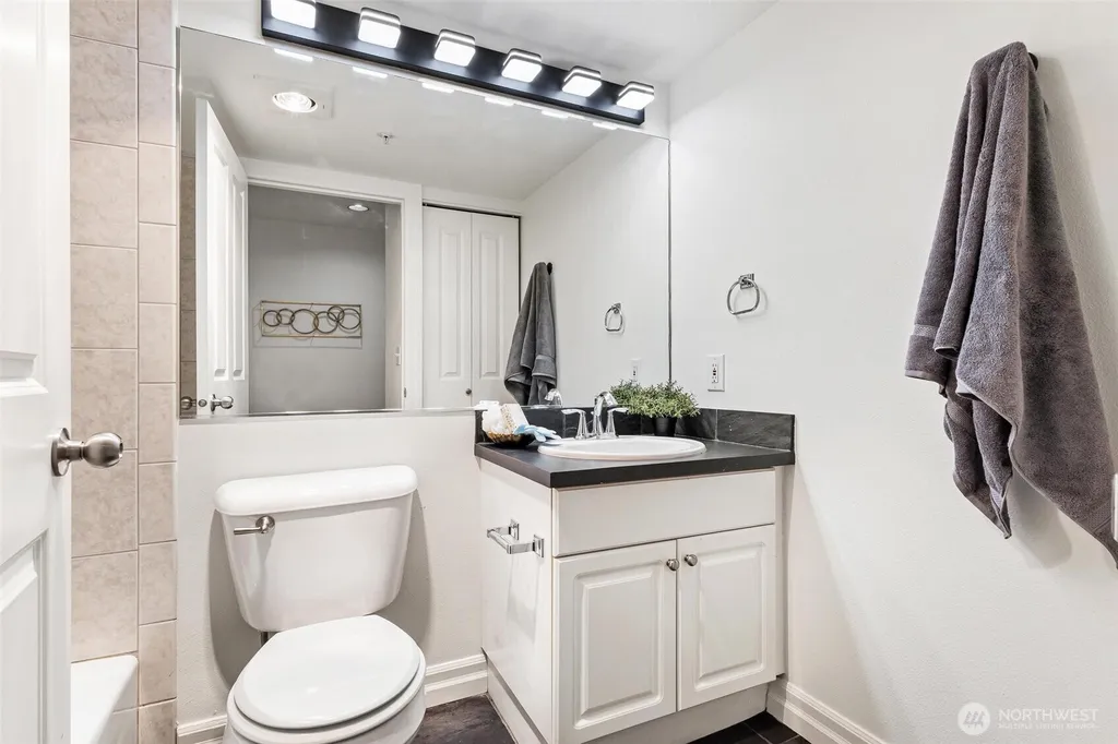 215 20th Avenue E Seattle WA 98112