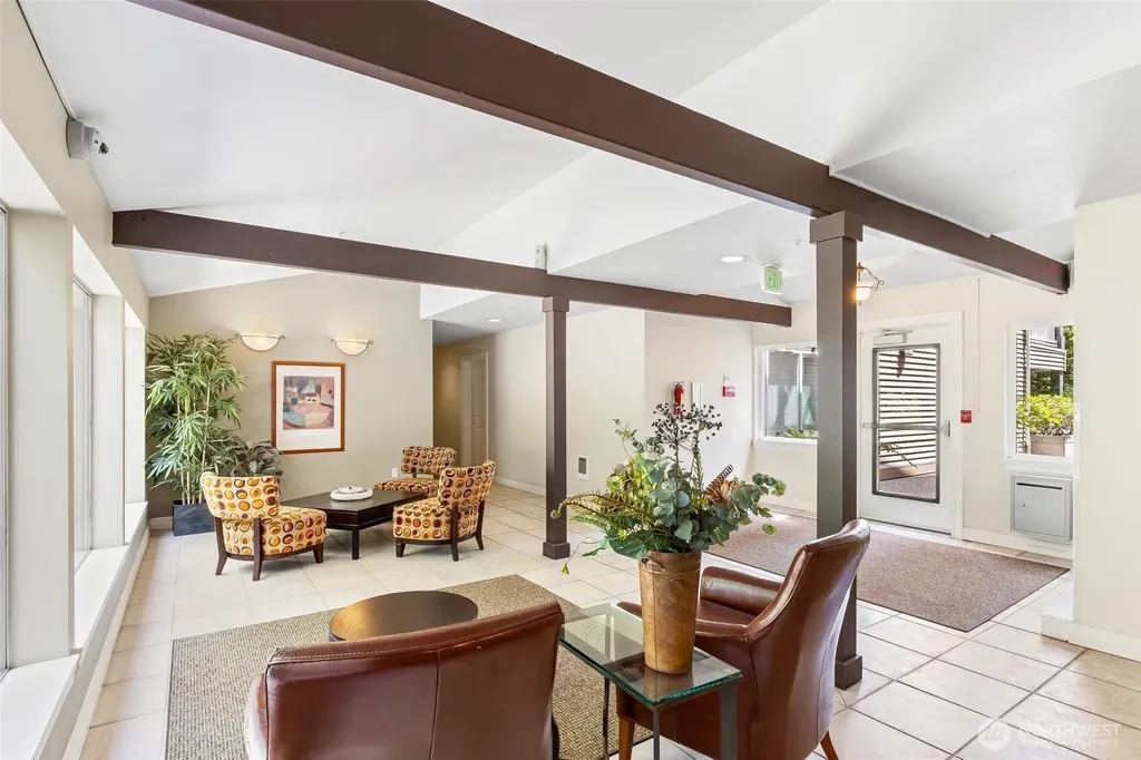 215 20th Avenue E Seattle WA 98112