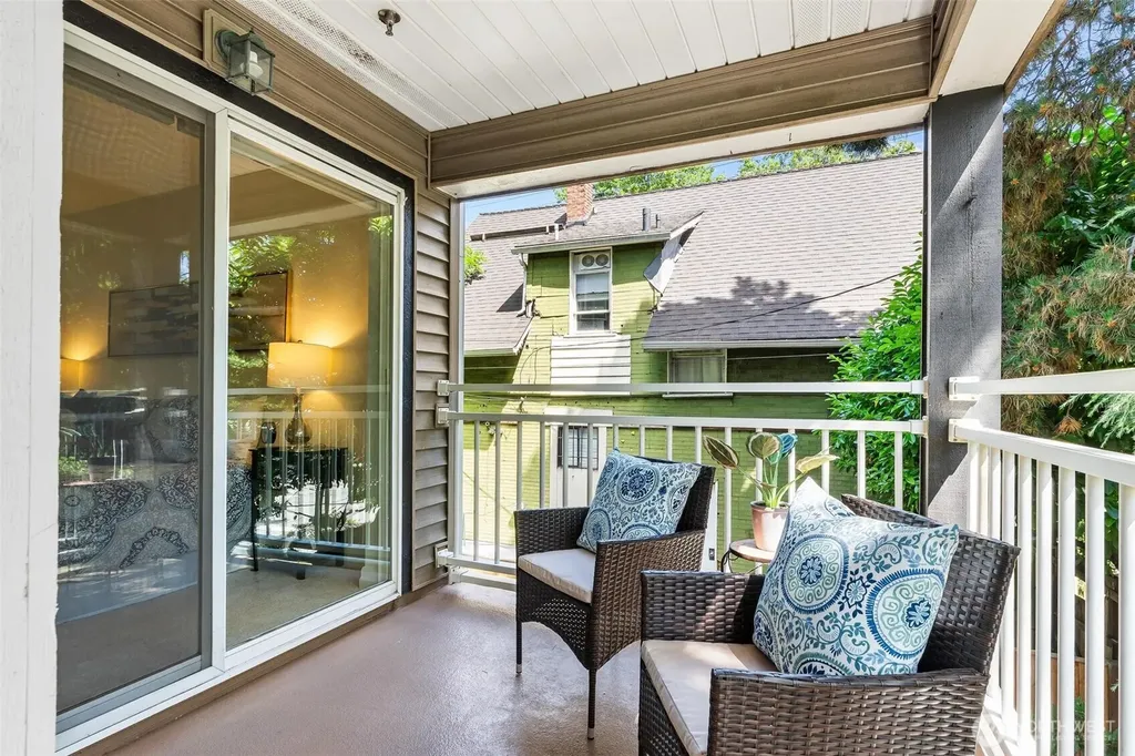215 20th Avenue E Seattle WA 98112