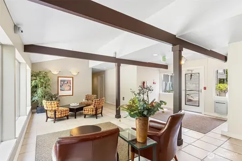 215 20th Avenue E Seattle WA 98112