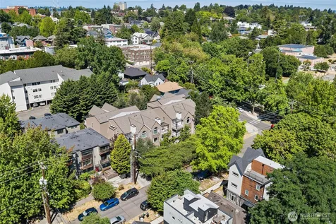 215 20th Avenue E Seattle WA 98112