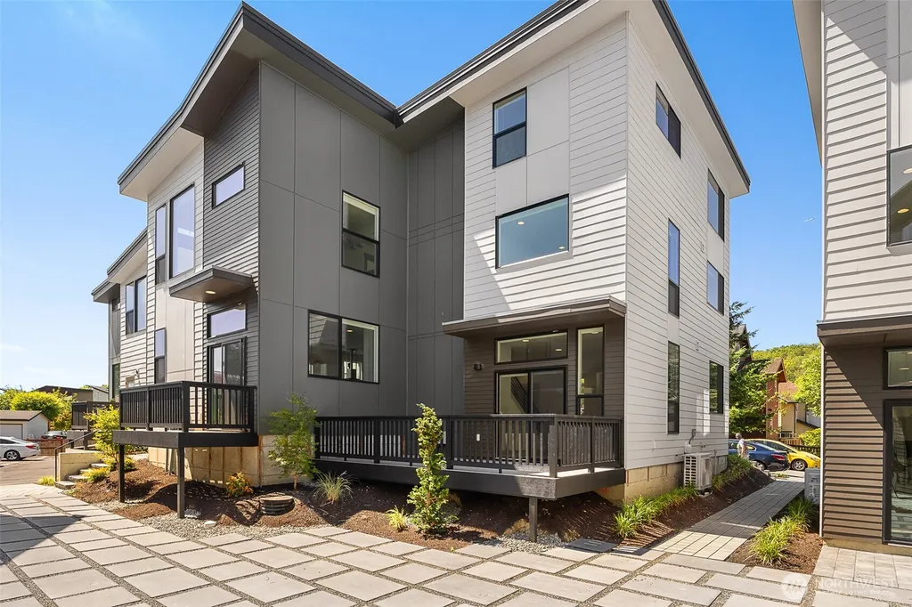 4104 30th Avenue S Seattle WA 98108