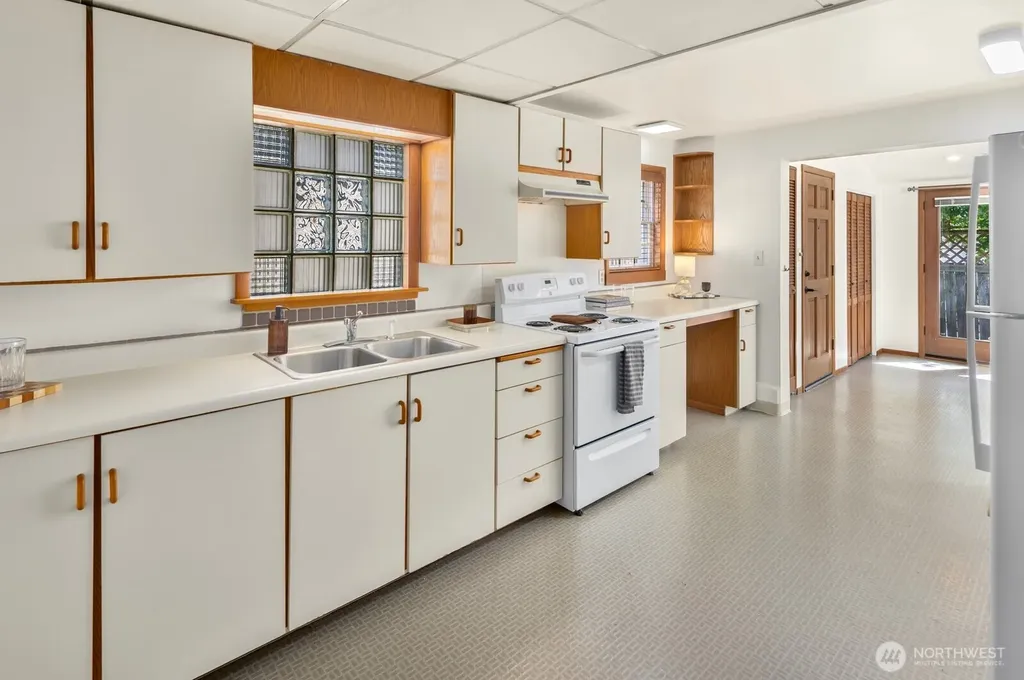 6322 5th Avenue NE Seattle WA 98115